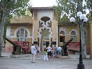 Достопремечательностей Евпатории - краеведческий музей и музей восковых фигур